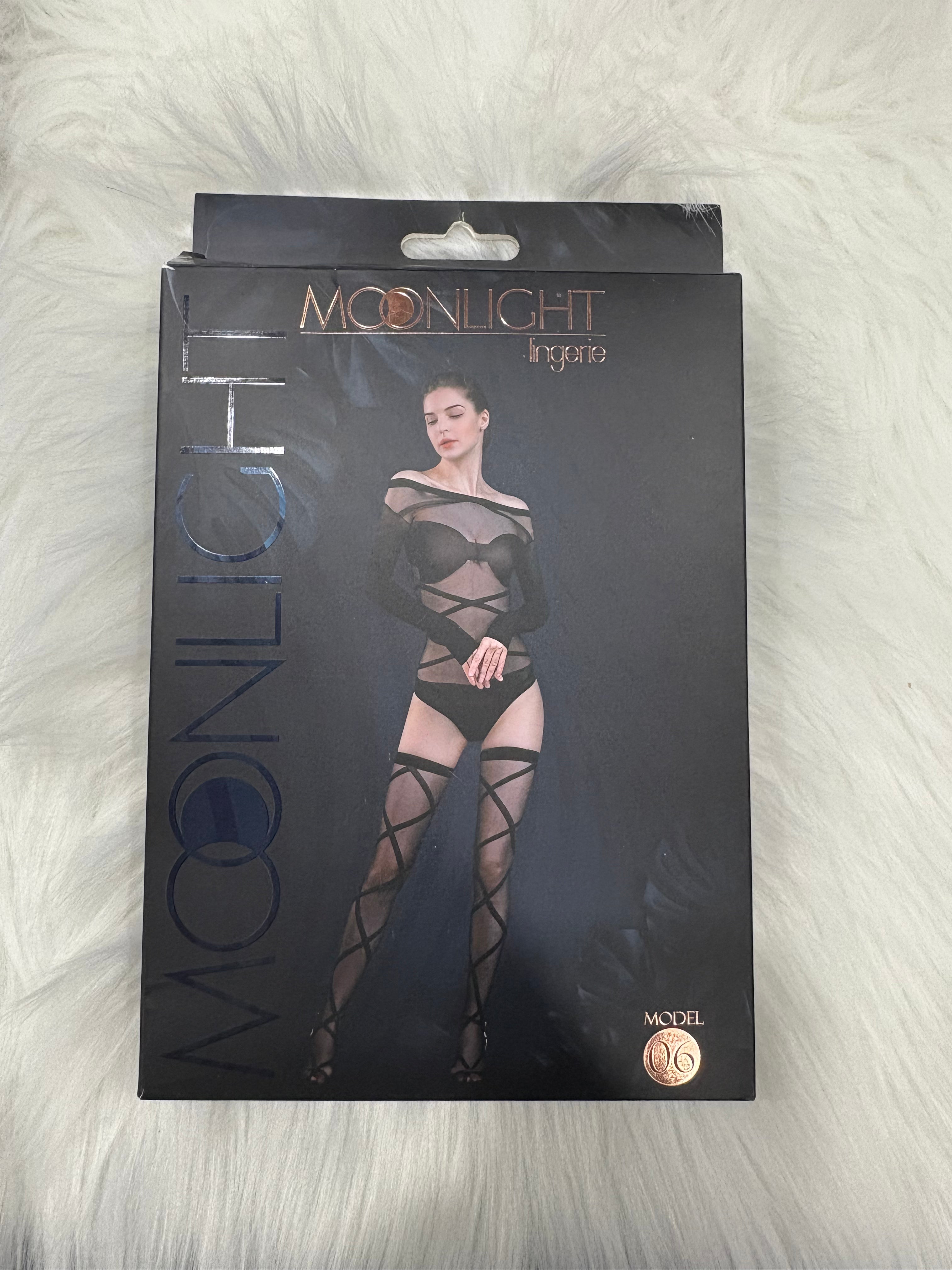 Moonlight-Model 06