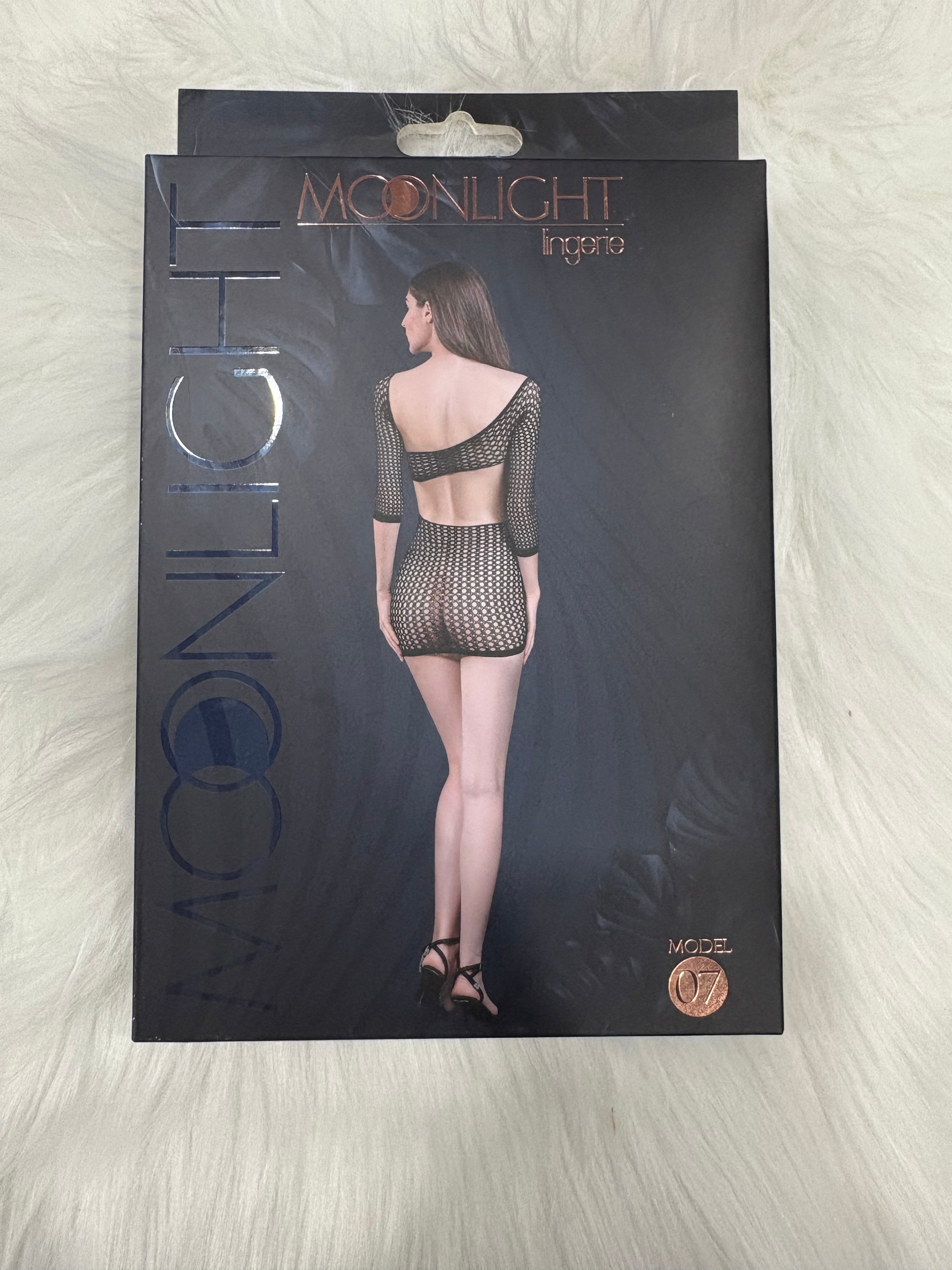 Moonlight-Model 07
